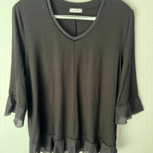 𝅺EUC Riani top, Size 10, Black and Flowy